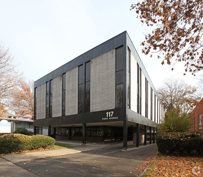 117 Park Ave, West Springfield, MA for sale - Building Photo - Image 1 of 1