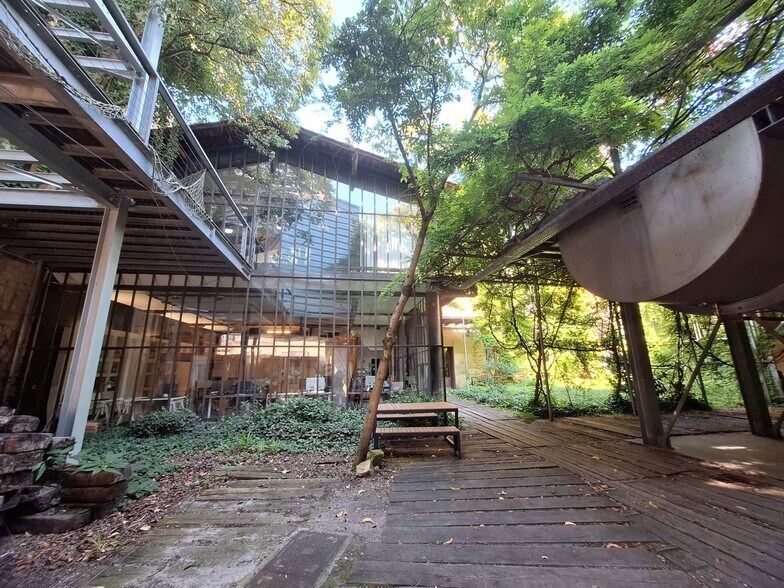 Office in Bordeaux for lease - Building Photo - Image 1 of 6