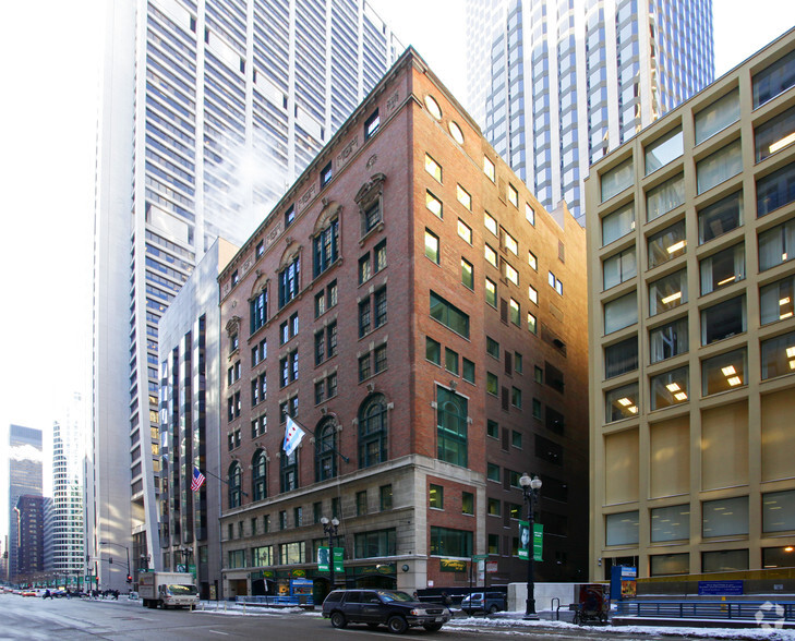 10 N Dearborn St, Chicago, IL for lease - Building Photo - Image 3 of 13