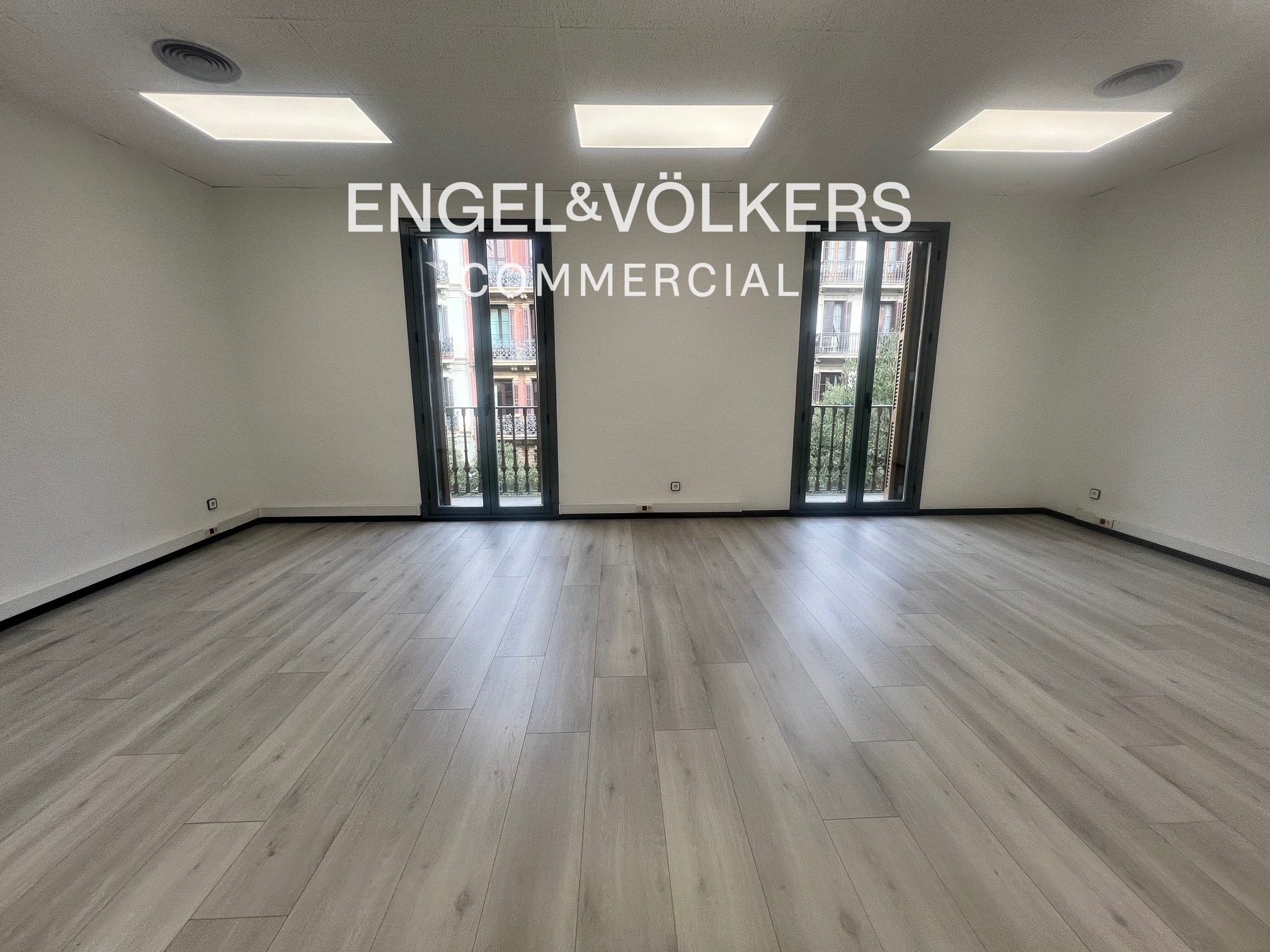 Office in Barcelona, Barcelona for lease Interior Photo- Image 1 of 14