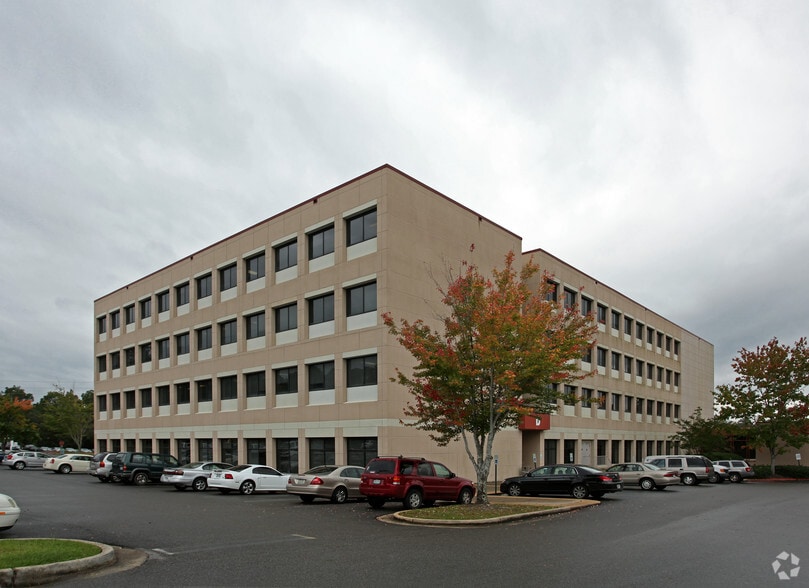 6701 Airport Blvd, Mobile, AL 36608 D