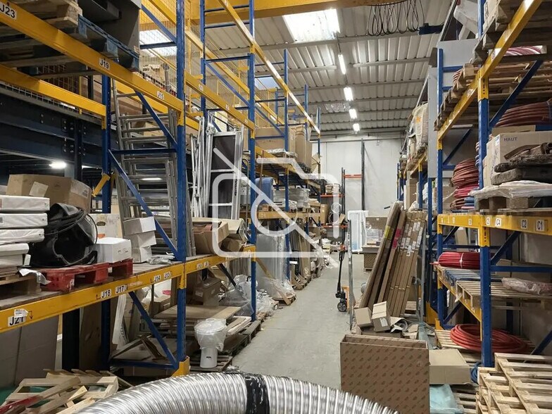 Industrial in Champigny-sur-Marne for sale - Interior Photo - Image 1 of 4