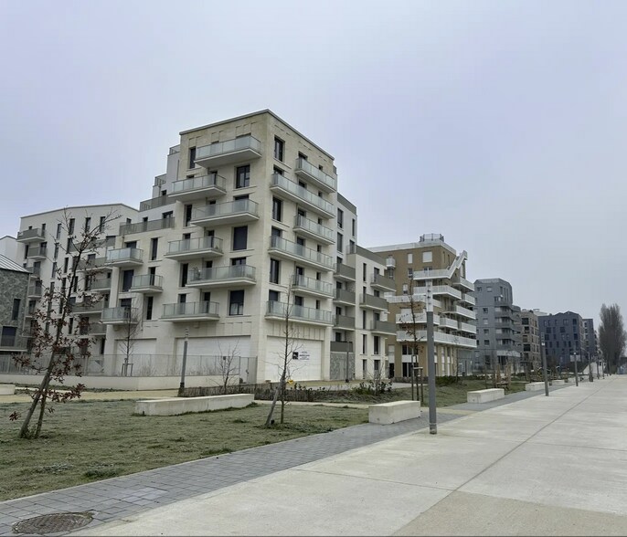 2 Rue Benoîte Groult, Bondy for lease - Building Photo - Image 2 of 2