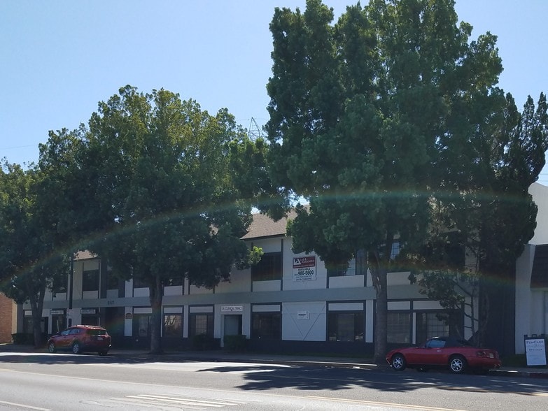 847 N Hollywood Way, Burbank, CA for lease - Building Photo - Image 2 of 3