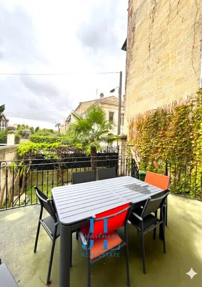 Office in Bordeaux for lease - Building Photo - Image 3 of 8