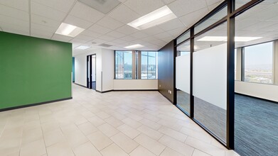 8880 Rio San Diego Dr, San Diego, CA for lease Interior Photo- Image 2 of 5