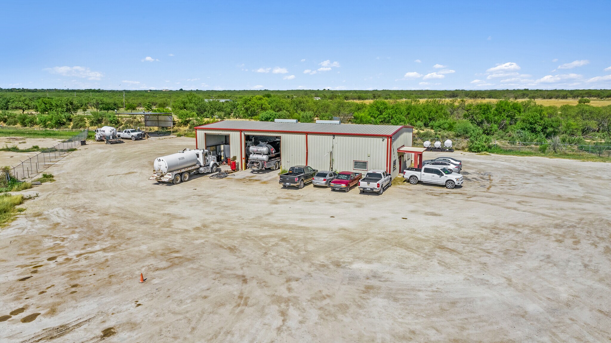 329 Loop 517, Carrizo Springs, TX for sale Building Photo- Image 1 of 1