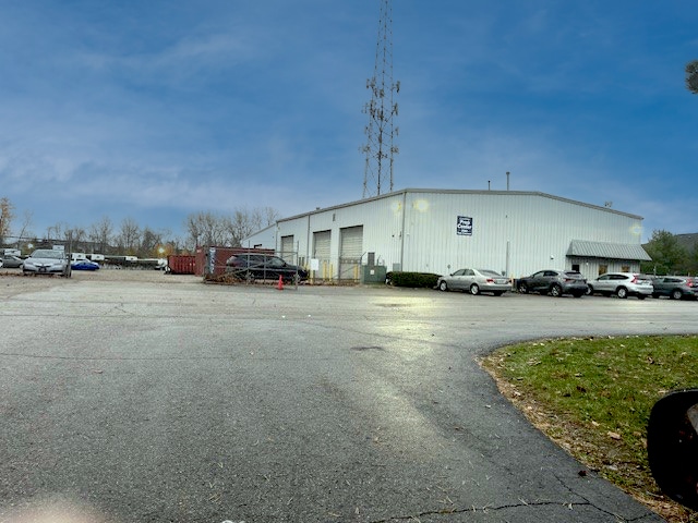 2560 Park Crescent Dr, Columbus, OH for lease Building Photo- Image 1 of 5