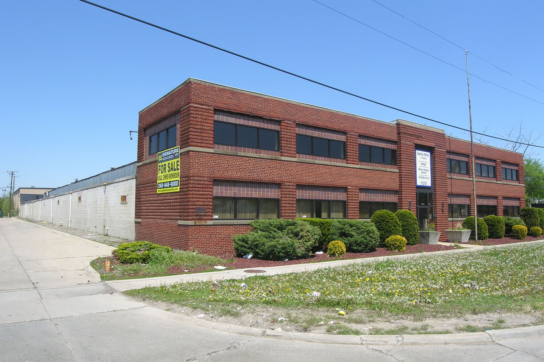 12255 E Eight Mile Rd, Warren, MI for sale Primary Photo- Image 1 of 1