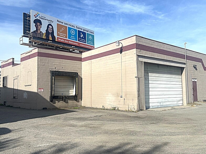 Former Mid-Town Beef Co. portfolio of 2 properties for sale on LoopNet.com - Building Photo - Image 1 of 23