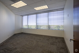 675 Bering Dr, Houston, TX for lease Interior Photo- Image 2 of 3