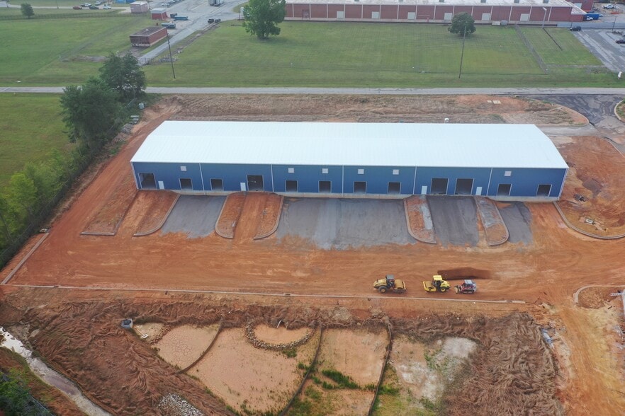 000 Osage Dr, Greenville, SC for lease - Building Photo - Image 1 of 7