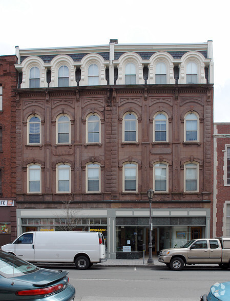 166 High St, Holyoke, MA for sale - Primary Photo - Image 1 of 1