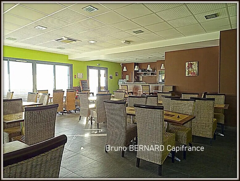 Retail in Lannemezan for lease - Interior Photo - Image 3 of 20