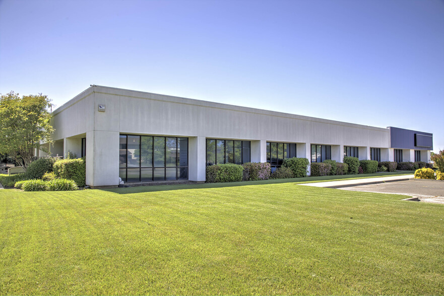 1065 Marauder St, Chico, CA for lease - Building Photo - Image 1 of 89