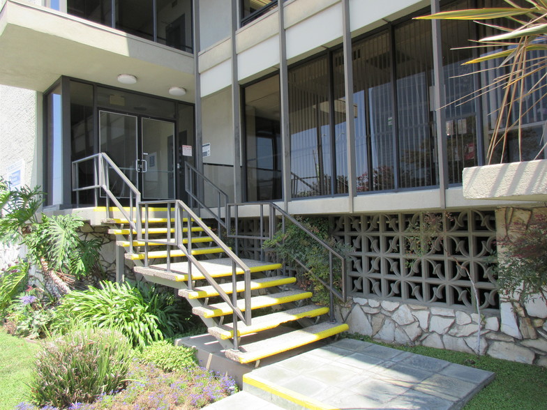 5175 E Pacific Coast Hwy, Long Beach, CA for lease - Building Photo - Image 3 of 9