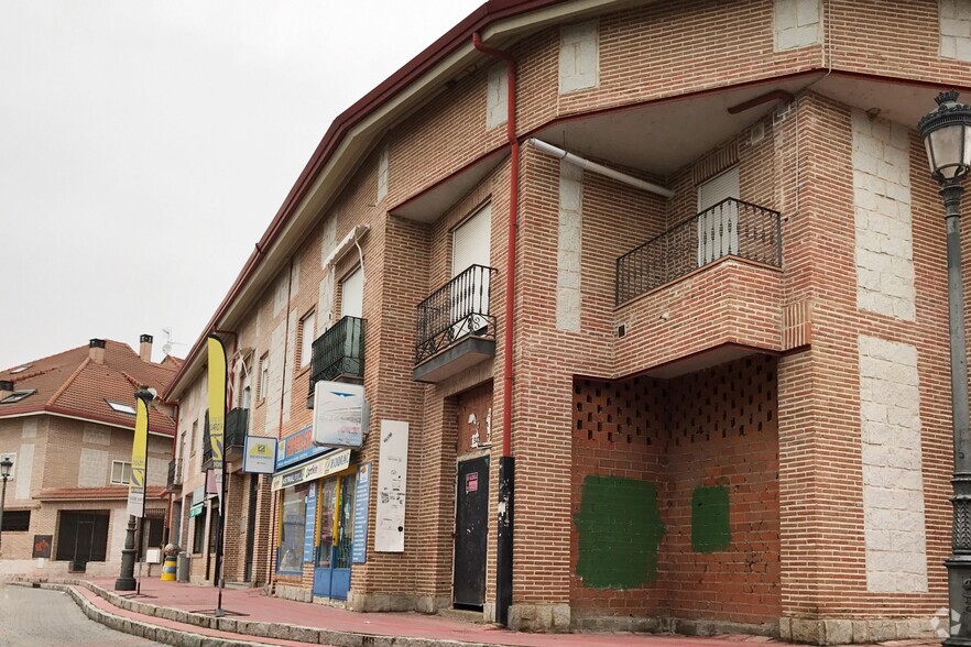 Plaza de Francisco Rabal, 1, Alpedrete, Madrid for sale - Building Photo - Image 2 of 2