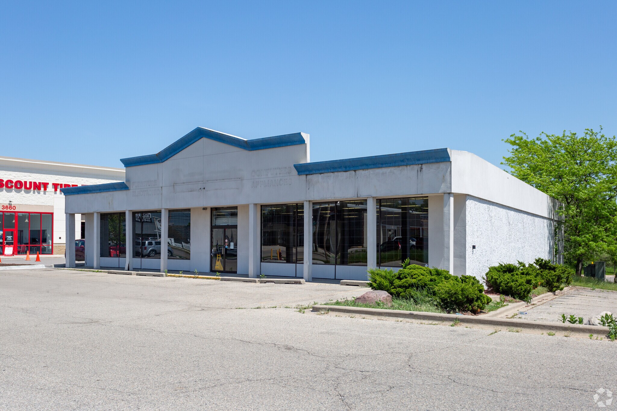 3630 Plainfield Ave NE, Grand Rapids, MI for sale Primary Photo- Image 1 of 1