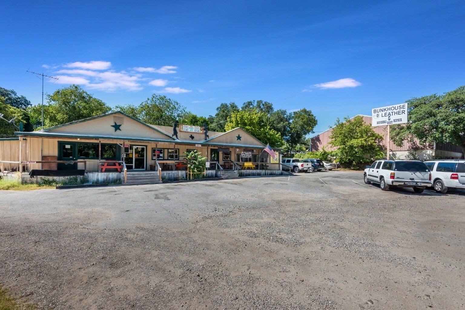 1207 Cedar St, Bandera, TX for sale Primary Photo- Image 1 of 1