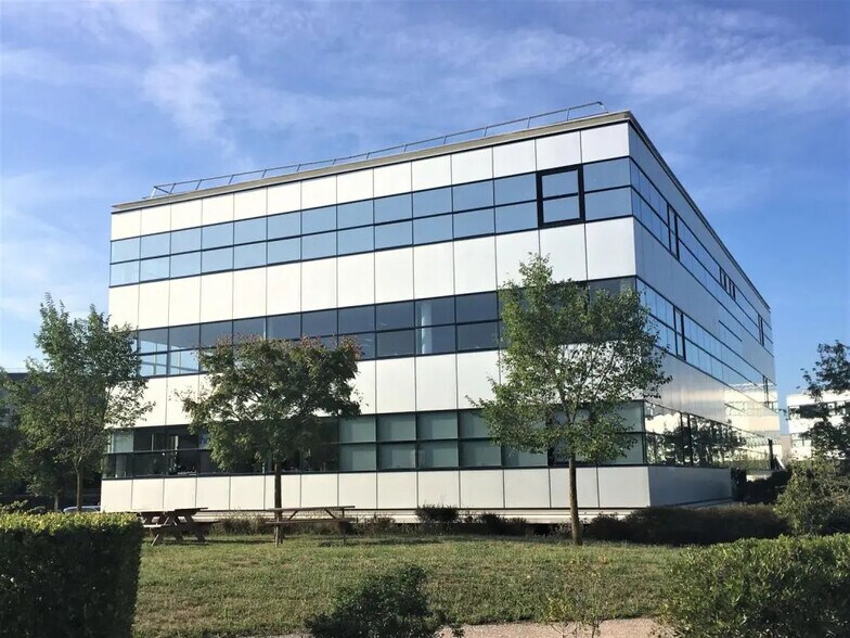 2-5 Rue Du Professeur Pierre Vellas, Toulouse for lease - Building Photo - Image 3 of 24