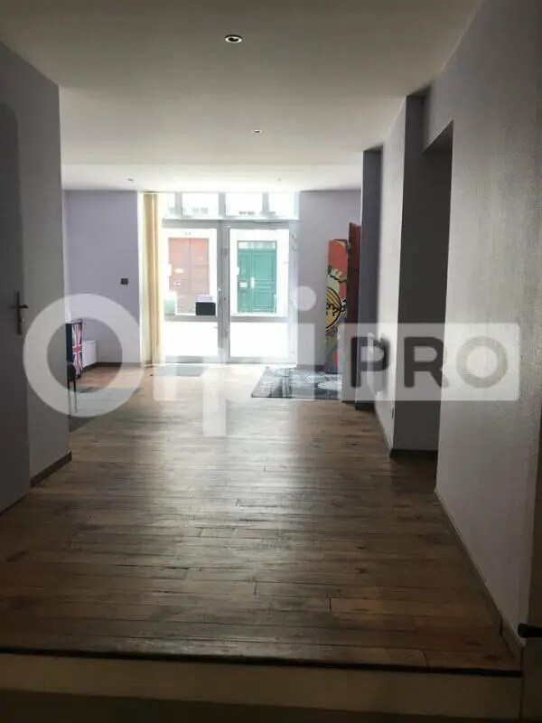 Office in Tours for lease Interior Photo- Image 1 of 10