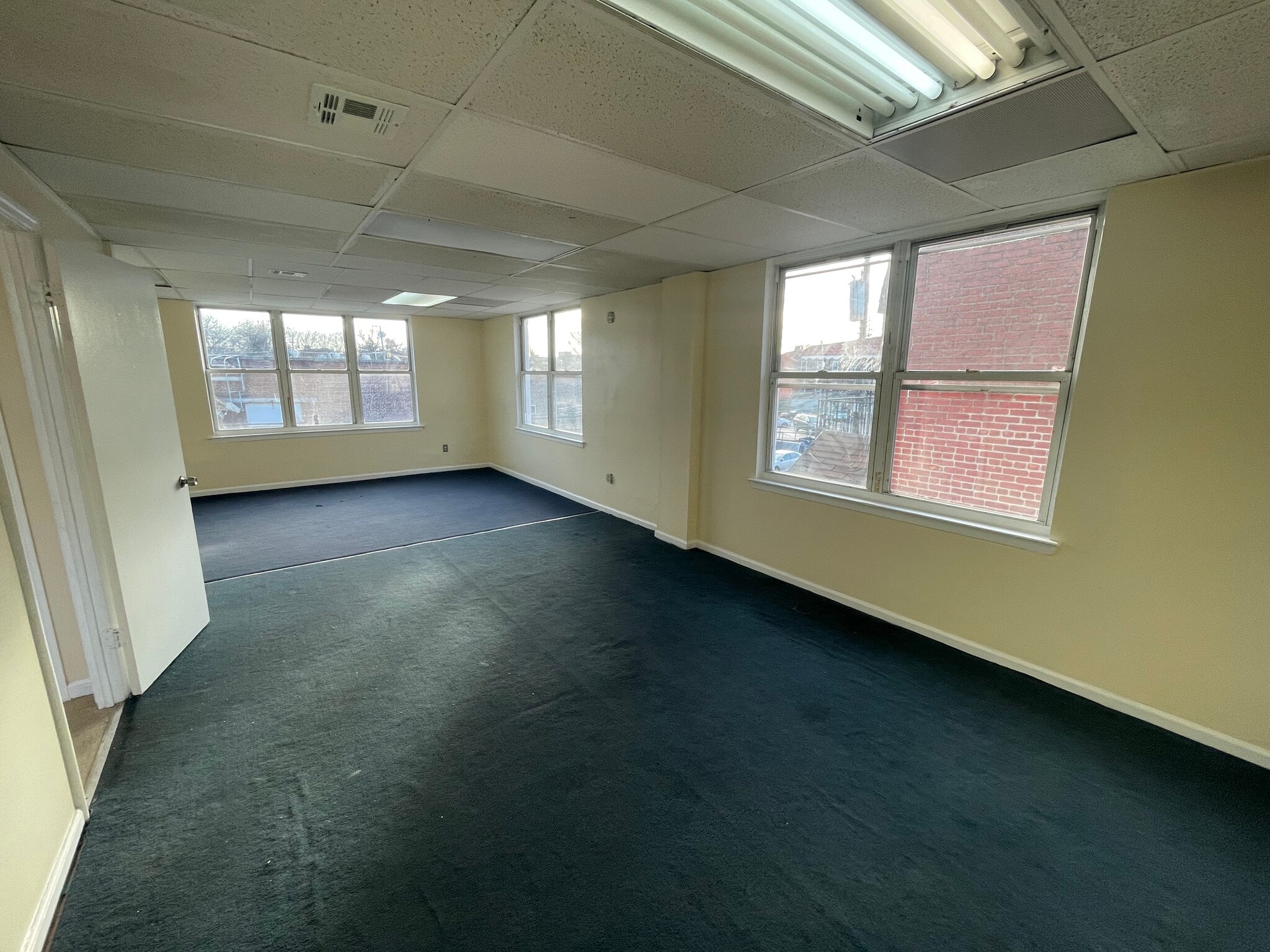 1334 E Gun Hill Rd, Bronx, NY 10469 Office/Retail for Lease