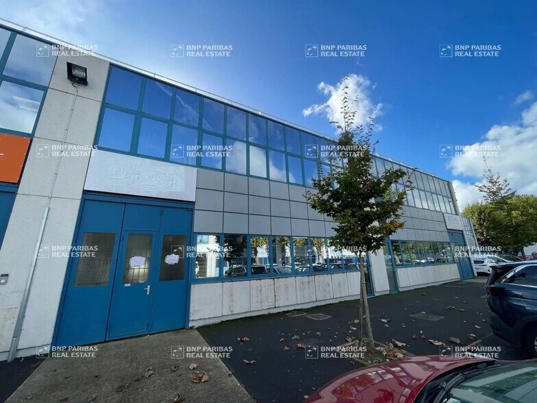 Flex in Fresnes for lease - Building Photo - Image 2 of 17