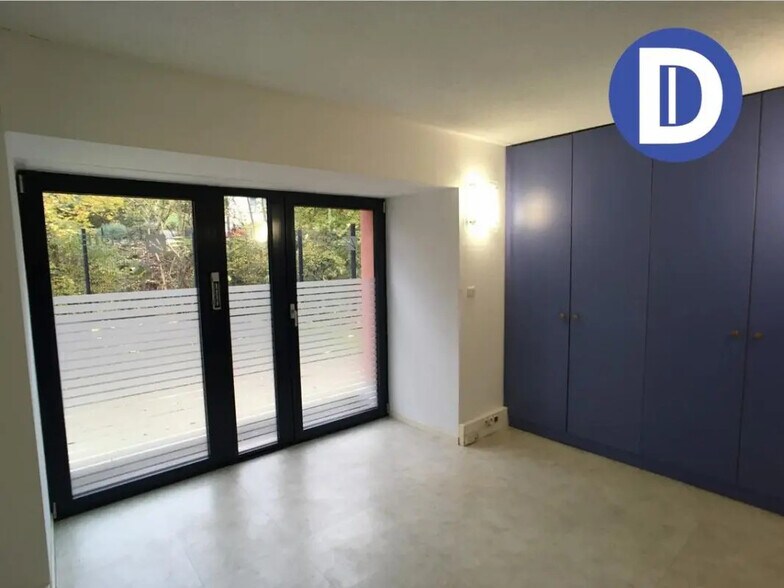 Office in Saint-Julien-lès-Metz for lease - Building Photo - Image 2 of 5