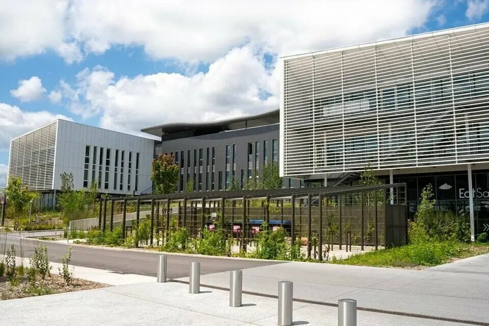 Office in Mérignac for lease Building Photo- Image 1 of 6