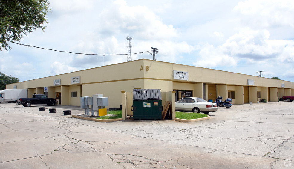 2885 Electronics Dr, Melbourne, FL for lease - Building Photo - Image 2 of 5