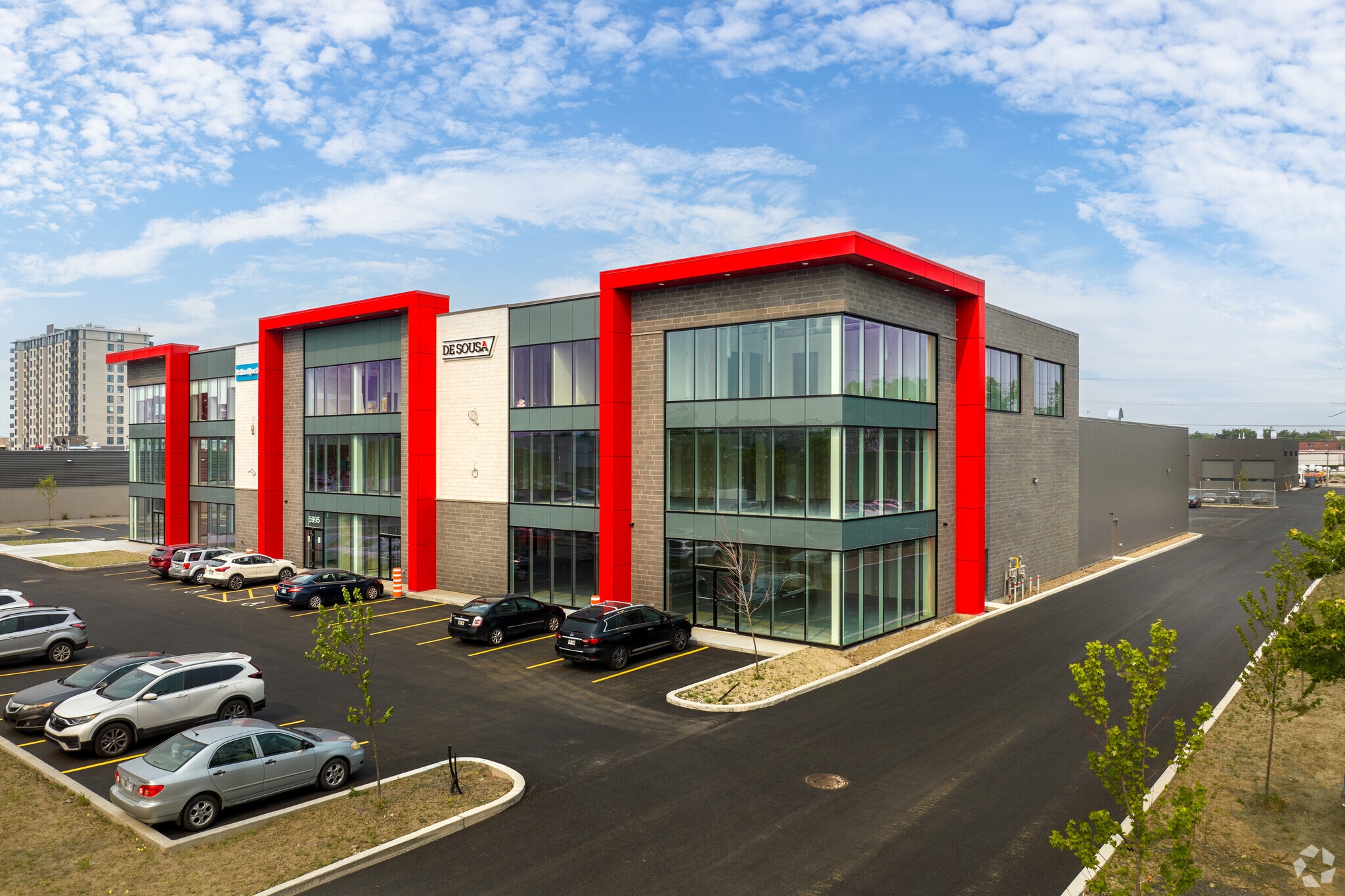 5965-5995 Boul Des Grandes-Prairies, Saint-leonard, QC for lease Building Photo- Image 1 of 5