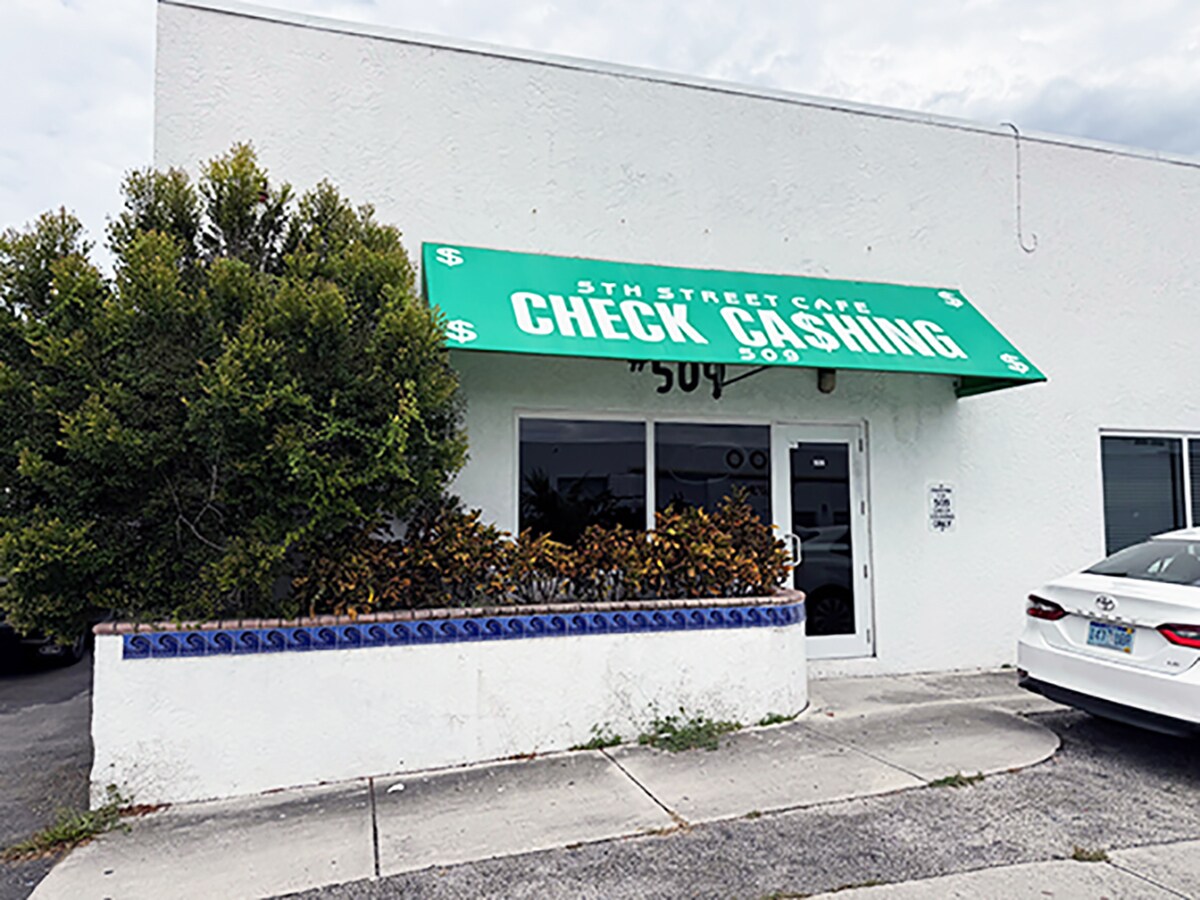 501-509 S Dixie Hwy E, Pompano Beach, FL for lease Building Photo- Image 1 of 8