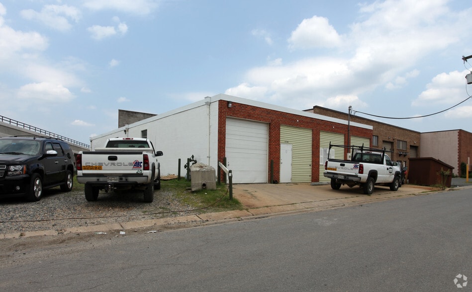4700 Varnum St, Bladensburg, MD for lease - Primary Photo - Image 1 of 6
