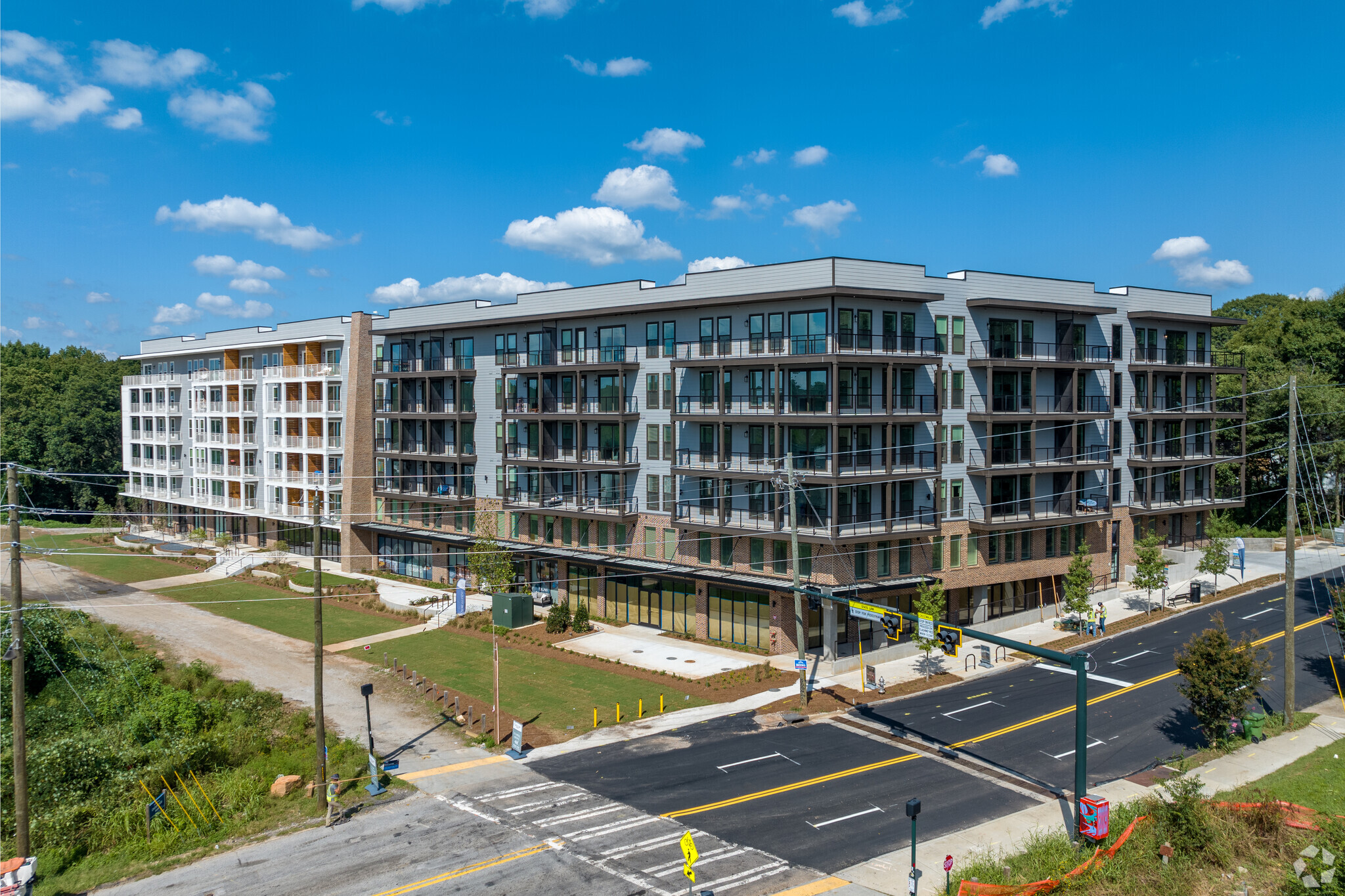 1015 Boulevard SE, Atlanta, GA for lease Building Photo- Image 1 of 6