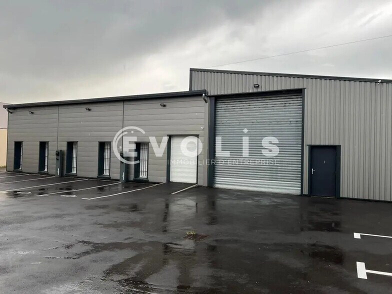 Flex in Vaulx-en-Velin for sale - Building Photo - Image 2 of 13