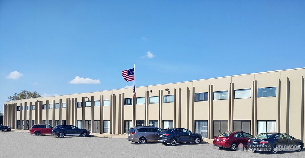 68626864 Engle Rd, Middleburg Heights, OH 44130