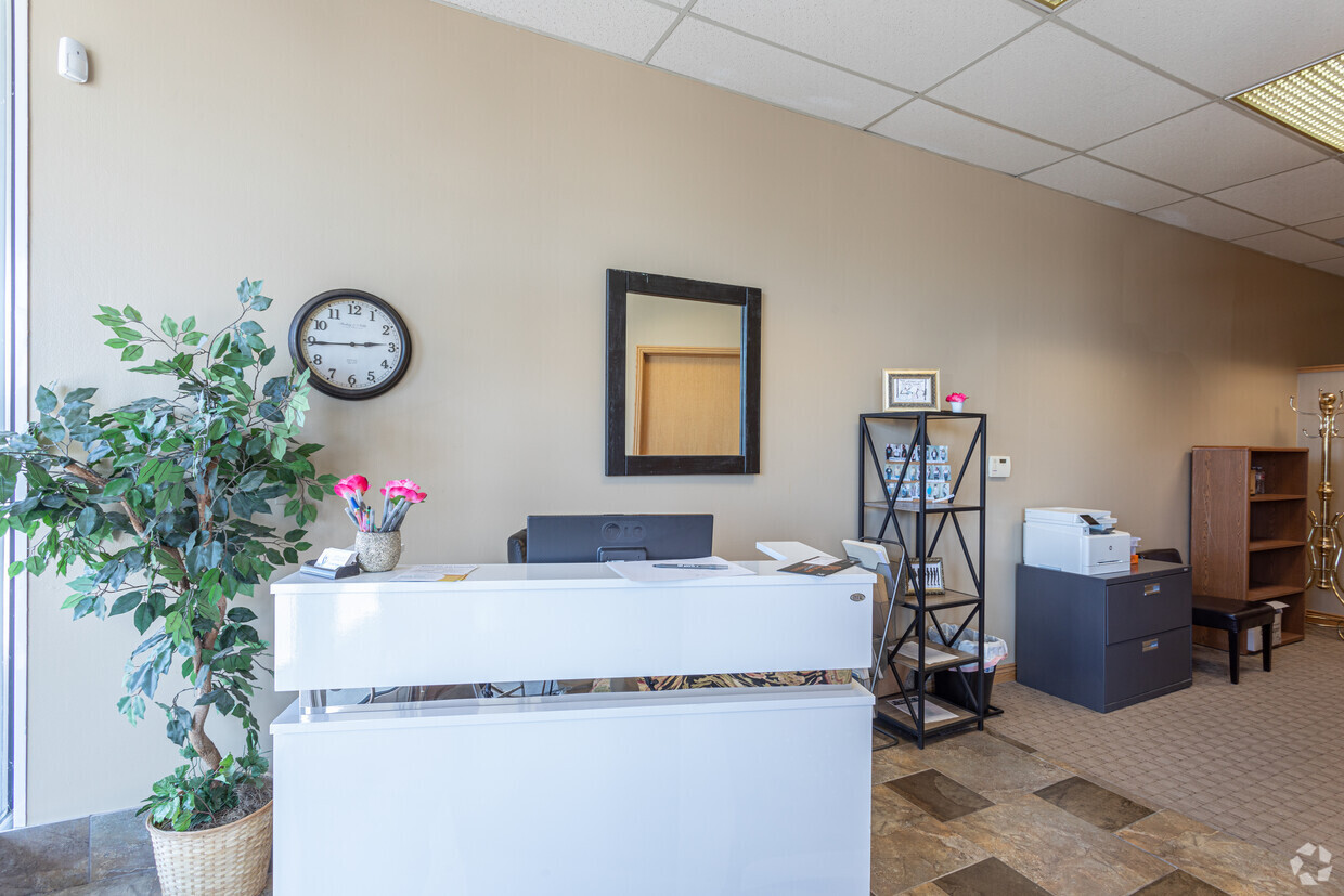 386 N Main St, Centerville, UT for lease Interior Photo- Image 1 of 3