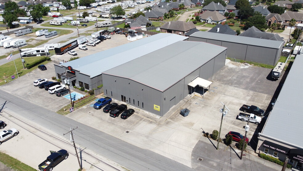 344 Twin City Hwy, Port Neches, TX for lease - Building Photo - Image 3 of 7