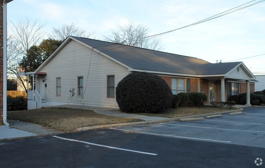 542 Parkwood Way, Jonesboro, GA for sale - Building Photo - Image 3 of 4