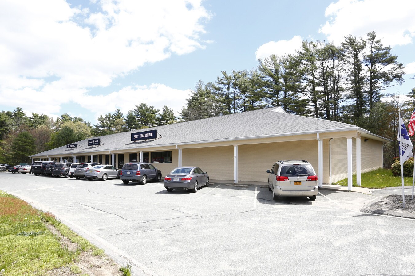 8690 Main St, Carver, MA 02330