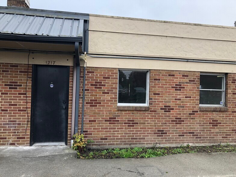 1211-1219 6th Ave, Tacoma, WA for lease - Building Photo - Image 2 of 18