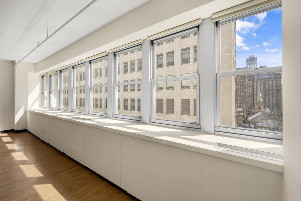 131 W 33rd St, New York, NY for lease Interior Photo- Image 1 of 9