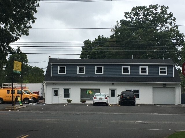 574 Mantoloking Rd, Brick, NJ for sale - Building Photo - Image 1 of 1