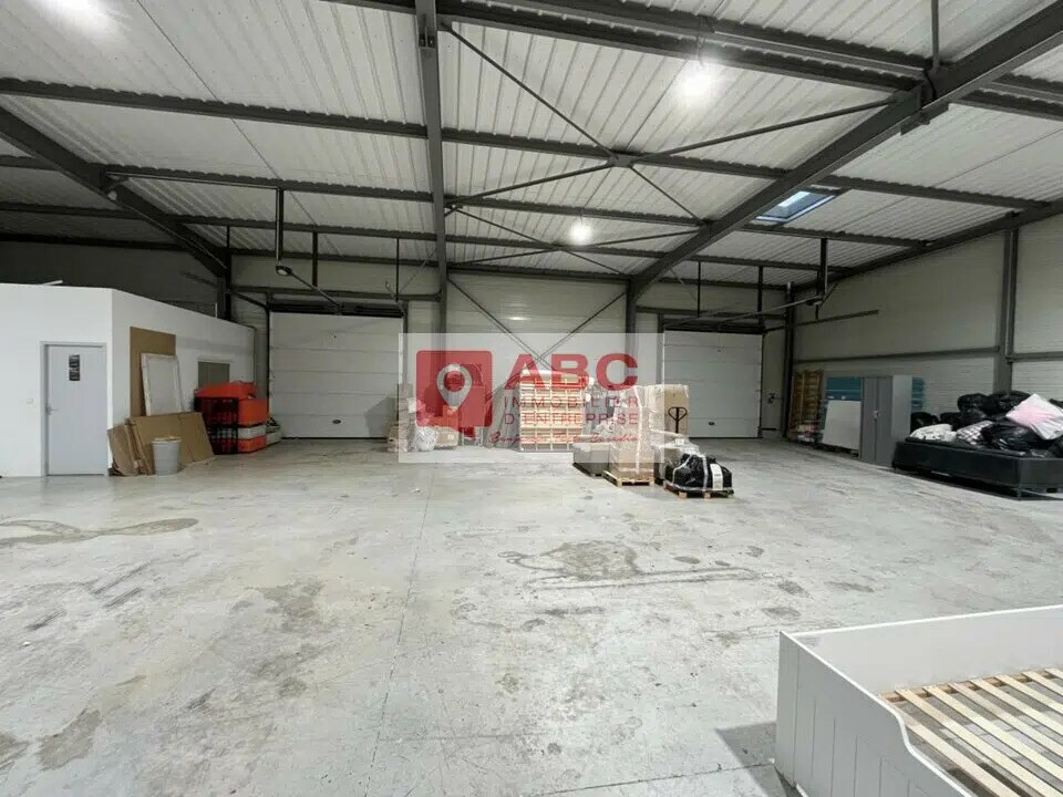 Flex in Gallargues-le-Montueux for lease Interior Photo- Image 1 of 7