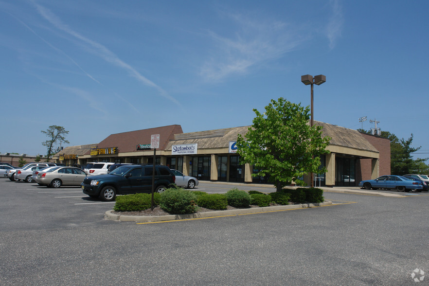 319-325 Brick Blvd, Brick, NJ for lease - Primary Photo - Image 1 of 1