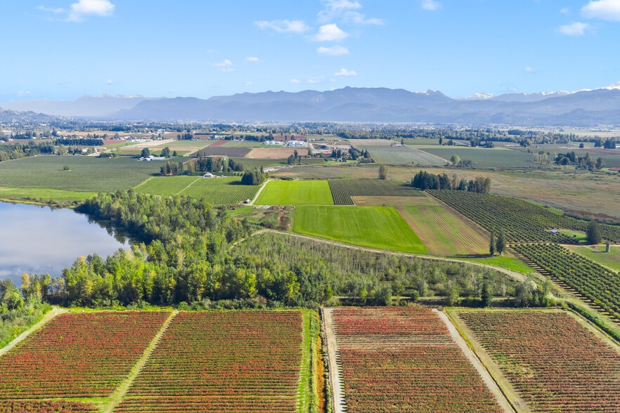 197 Clearbrook Rd, Abbotsford, BC for sale - Building Photo - Image 2 of 23