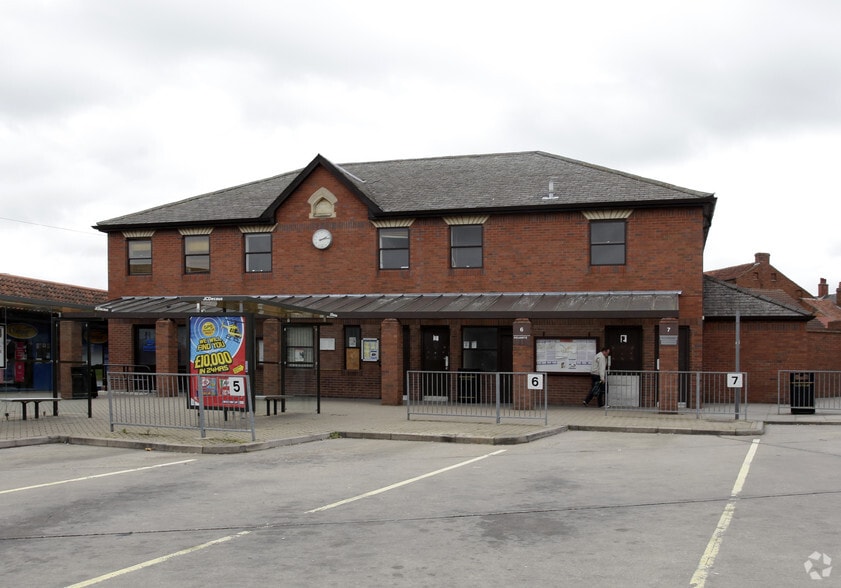 St Peters Hl, Grantham for lease - Building Photo - Image 3 of 8