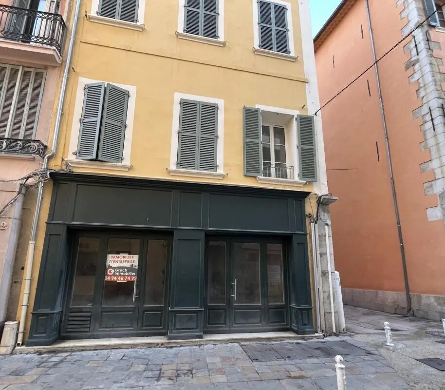 Retail in Toulon for lease Building Photo- Image 1 of 8
