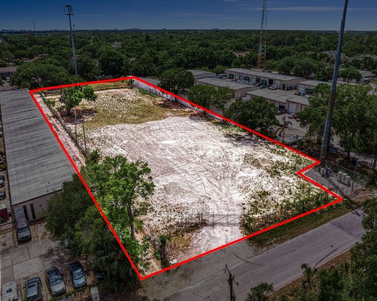 9400 Lazy Ln, Tampa, FL for sale - Building Photo - Image 1 of 1