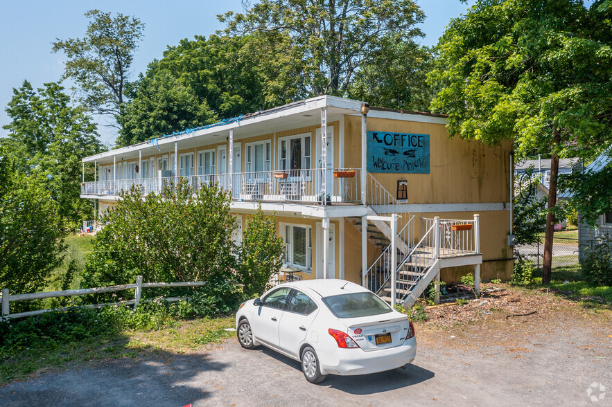 7 Waterstone Rd, Greenwood Lake, NY for sale - Building Photo - Image 1 of 1